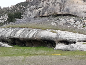 An interesting rock formation along the trail